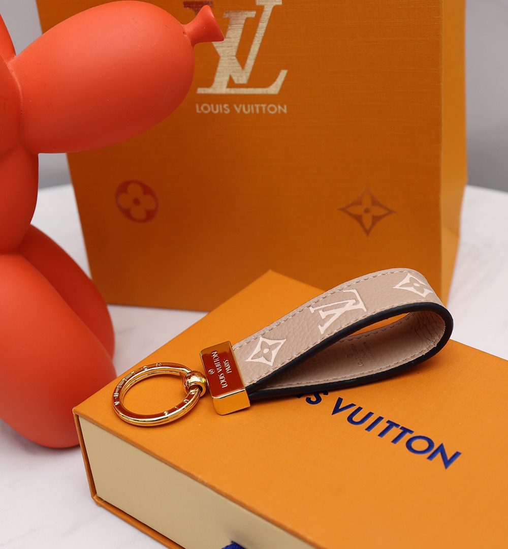 GJ08 – Key holder and bag charm