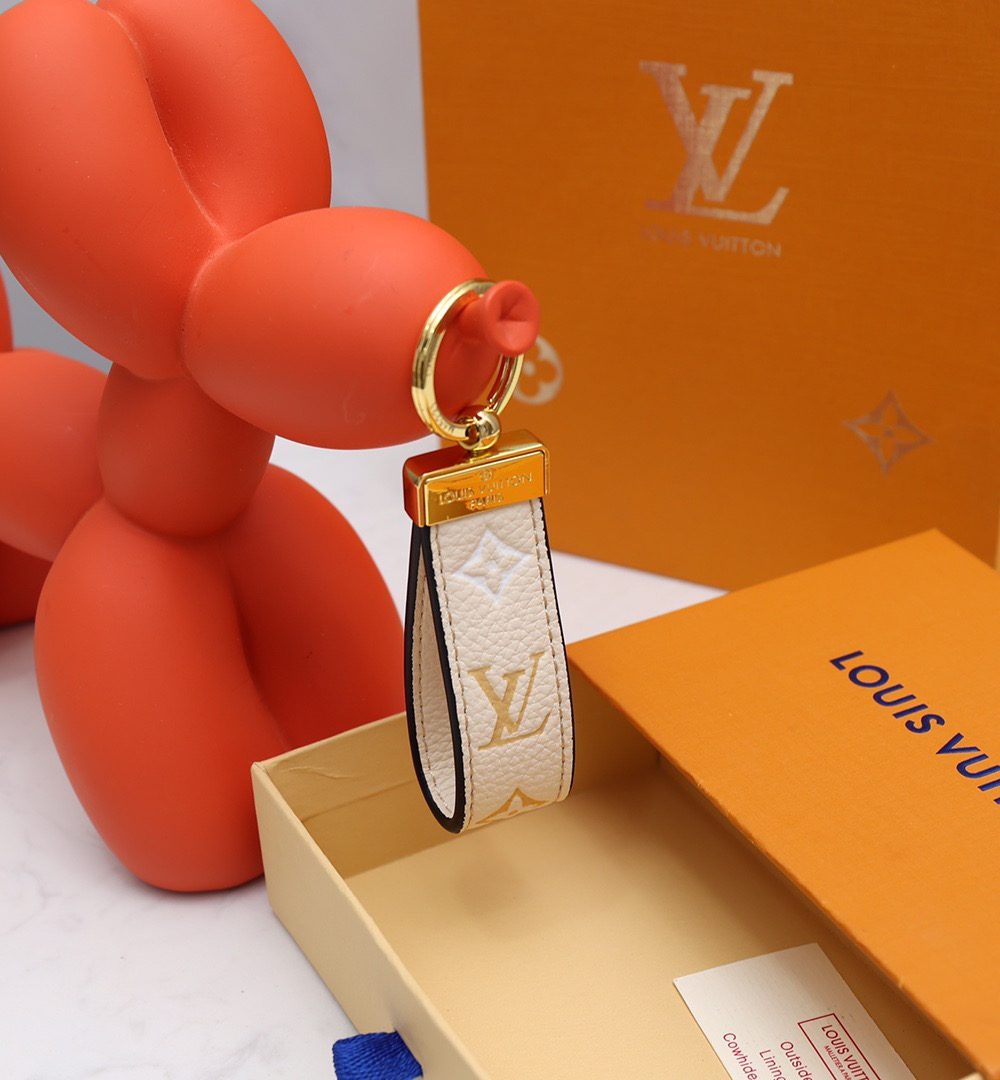 GJ08 – Key holder and bag charm