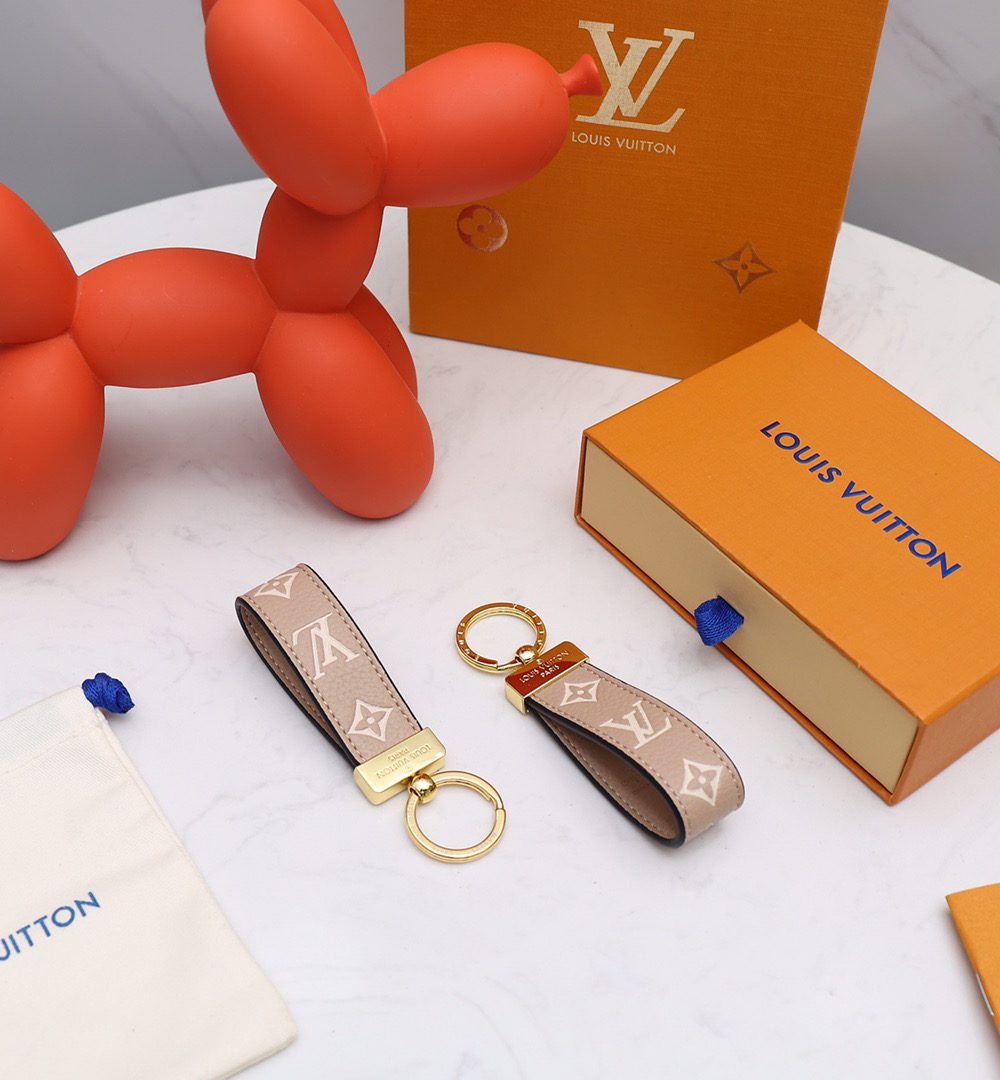 GJ08 – Key holder and bag charm