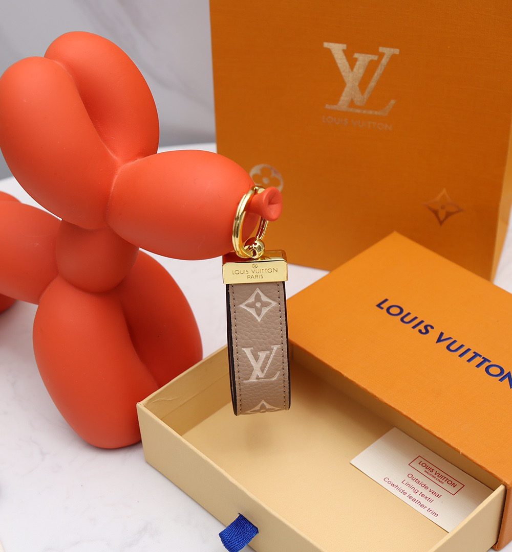 GJ08 – Key holder and bag charm