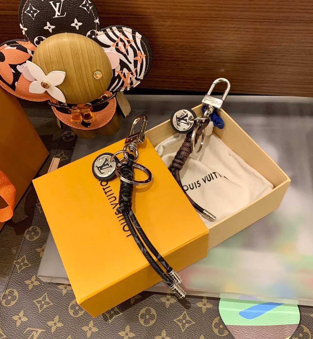 GJ09 – Key holder and bag charm