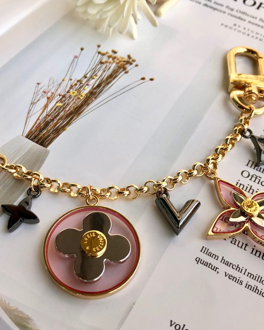 GJ10 – Key holder and bag charm