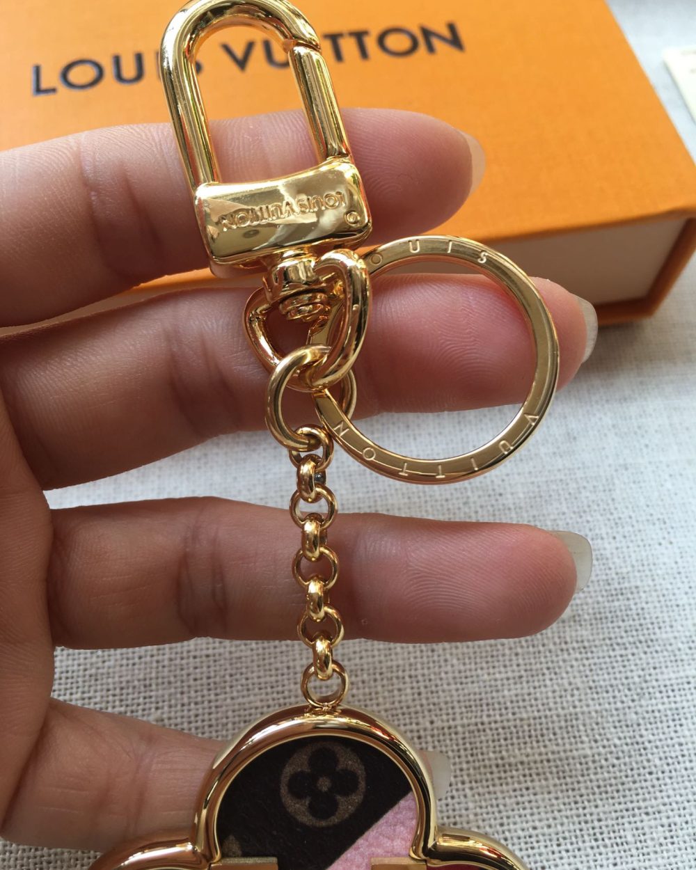 GJ11 – Key holder and bag charm