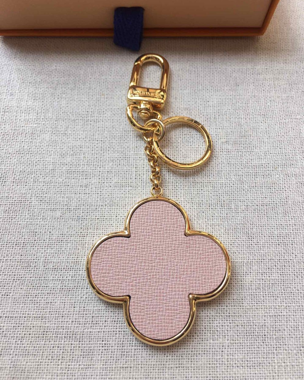 GJ11 – Key holder and bag charm