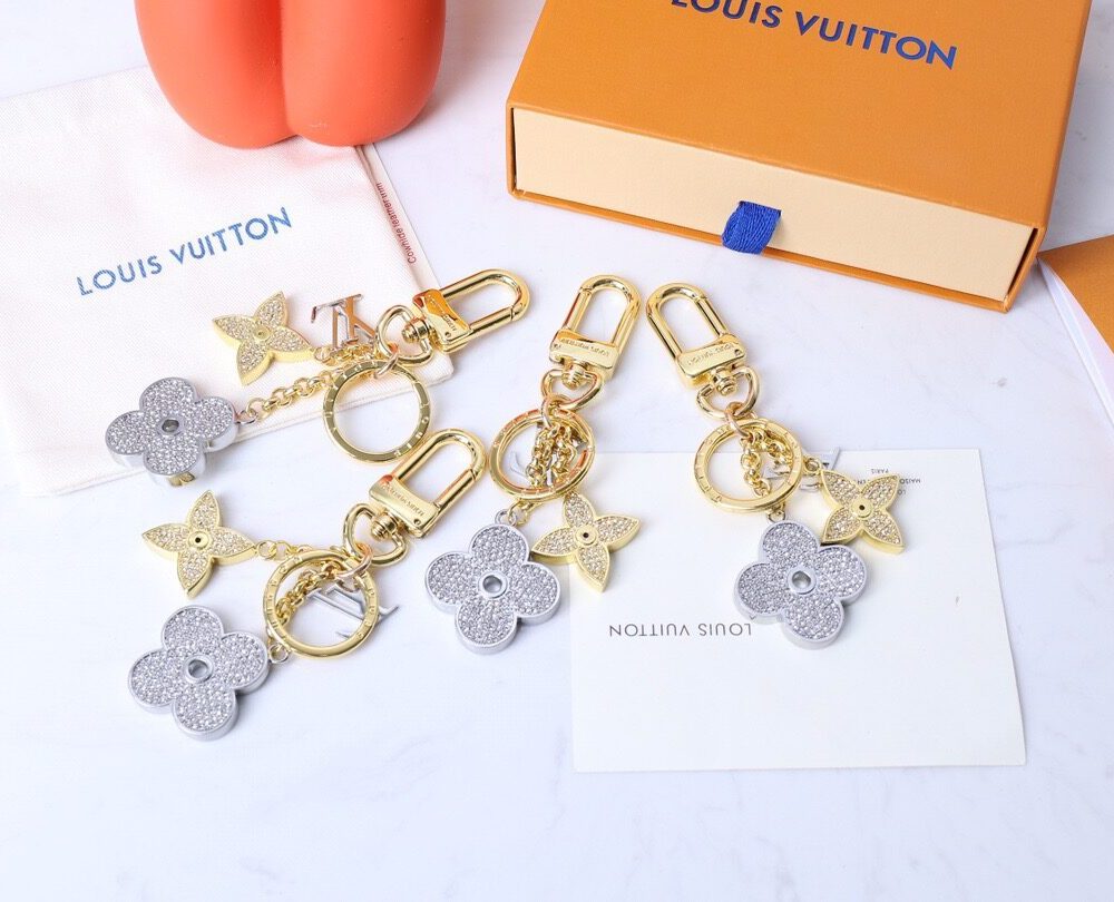 GJ18 – Key holder and bag charm