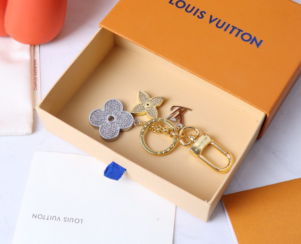 GJ18 – Key holder and bag charm