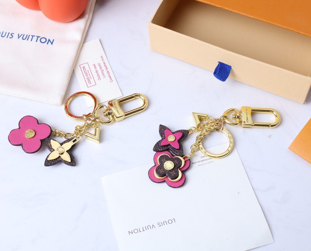 GJ19 – Key holder and bag charm