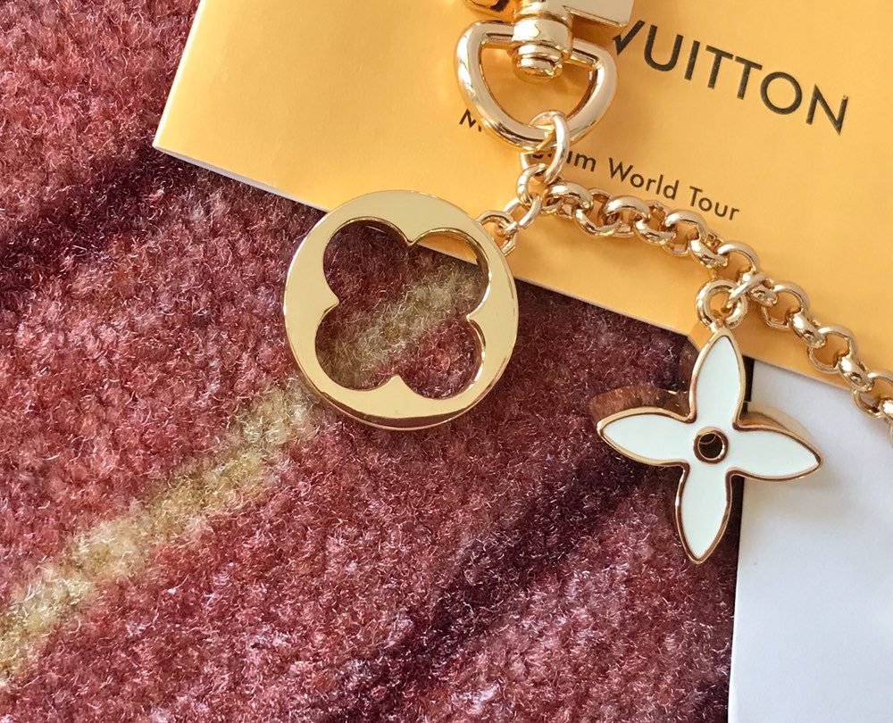 GJ21 – Key holder and bag charm