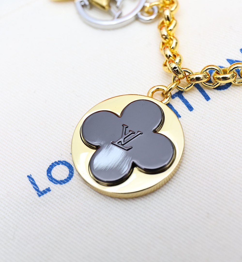 GJ22 – Key holder and bag charm