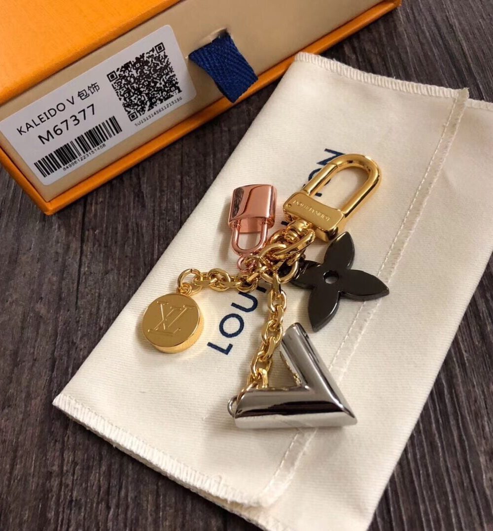 GJ23 – Key holder and bag charm