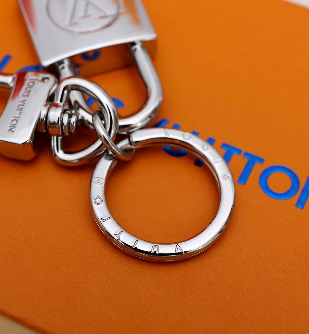 GJ25 – Key holder and bag charm