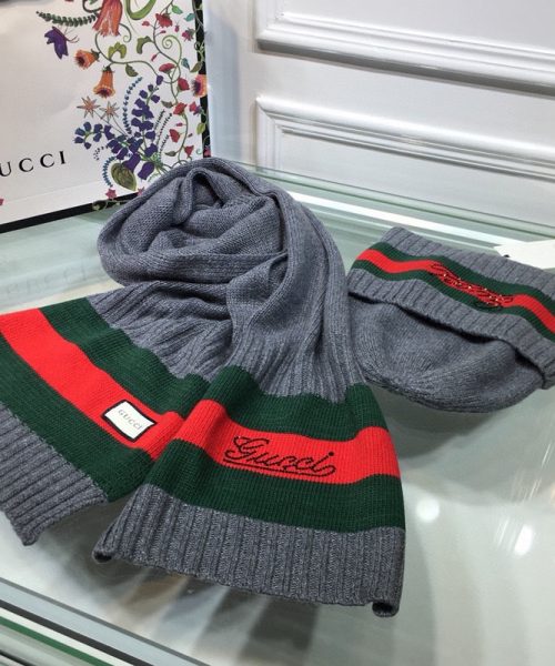 Gucci Beanie & Scarf Set In Grey 