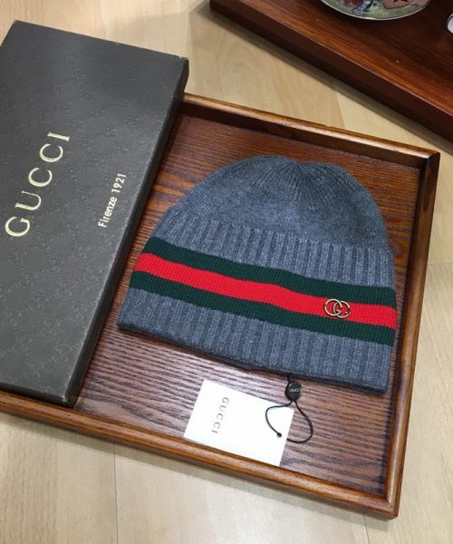 Gucci Beanie & Scarf Set In Grey 