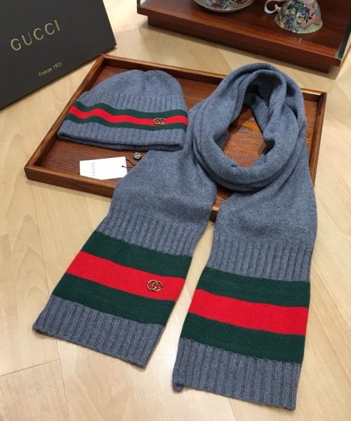 Gucci Beanie & Scarf Set In Grey 