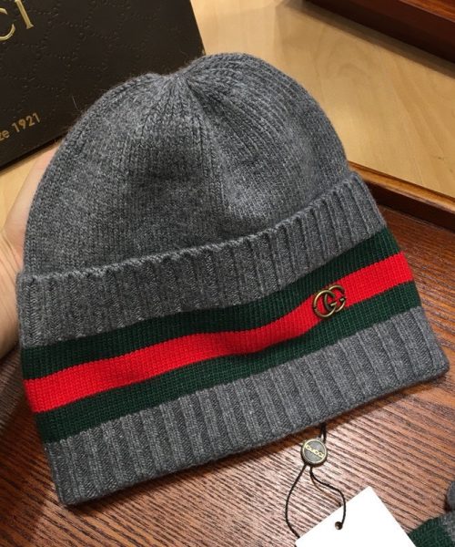 Gucci Beanie & Scarf Set In Grey 