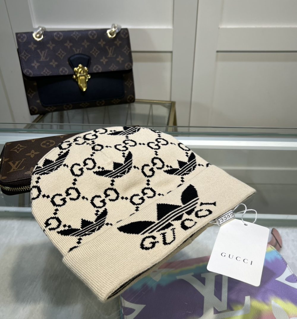 Gucci Beanie Cashmere In Beige