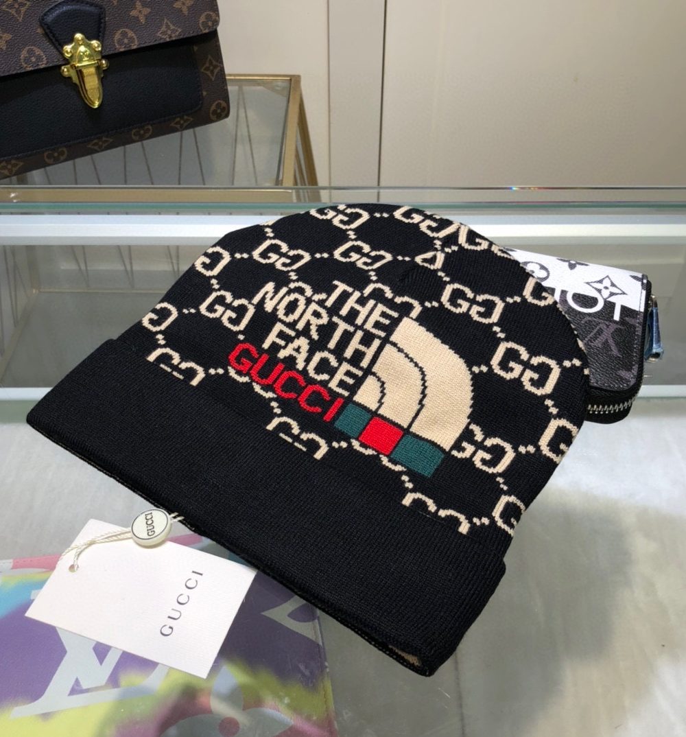 Gucci Beanie Cashmere In Black