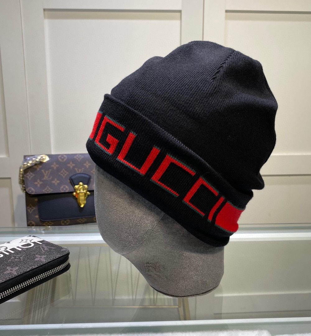 Gucci Beanie Cashmere In Black
