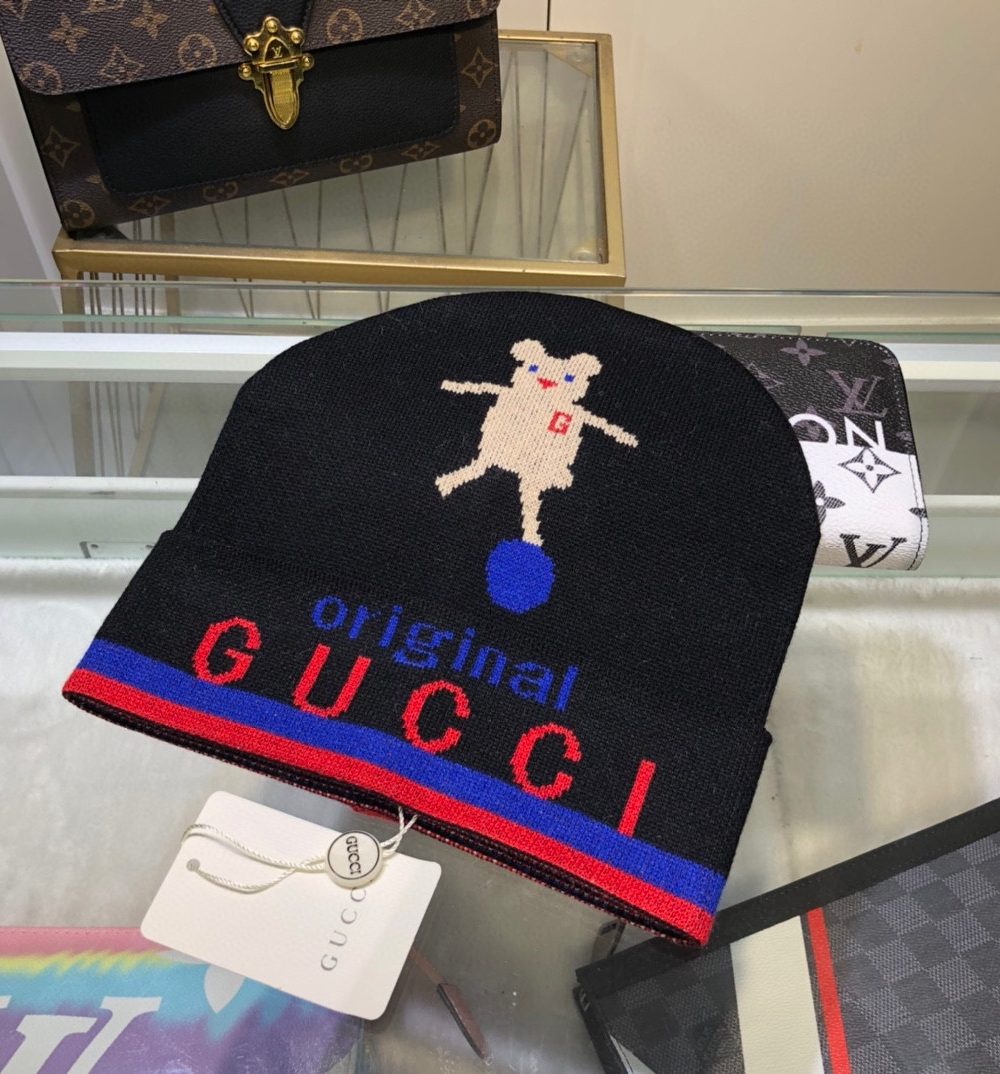 Gucci Beanie Cashmere In Black