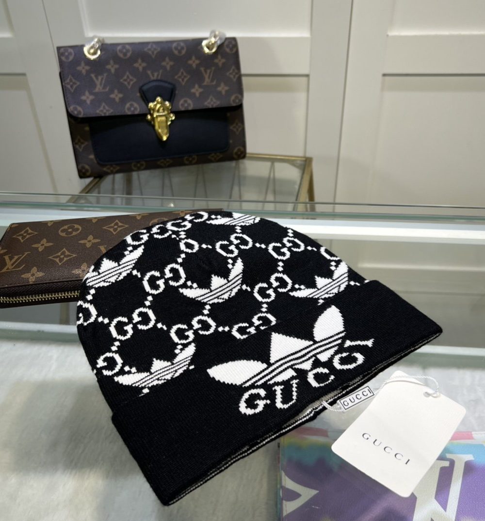 Gucci Beanie Cashmere In Black