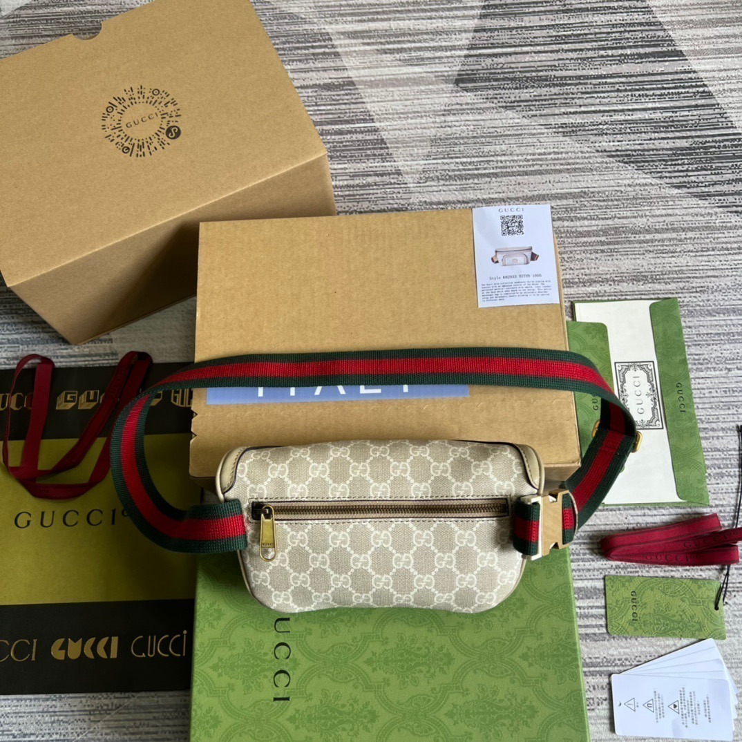1:1 Replica Gucci Belt Bag With Interlocking G Beige And White GG Sumpreme Canvas For Women 9in/23cm GG 682933 UULCT 9682 - Image 6