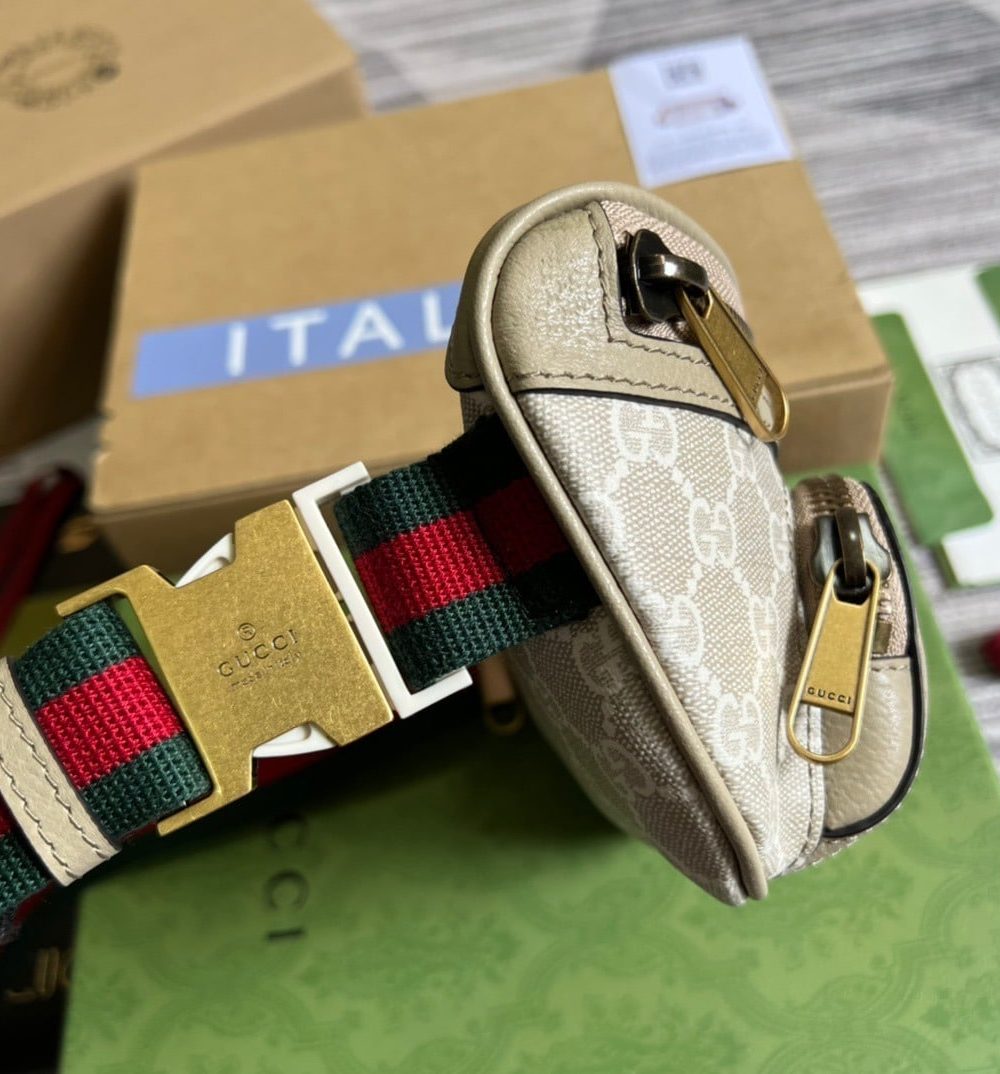 1:1 Replica Gucci Belt Bag With Interlocking G Beige And White GG Sumpreme Canvas For Women  9in/23cm GG 682933 UULCT 9682