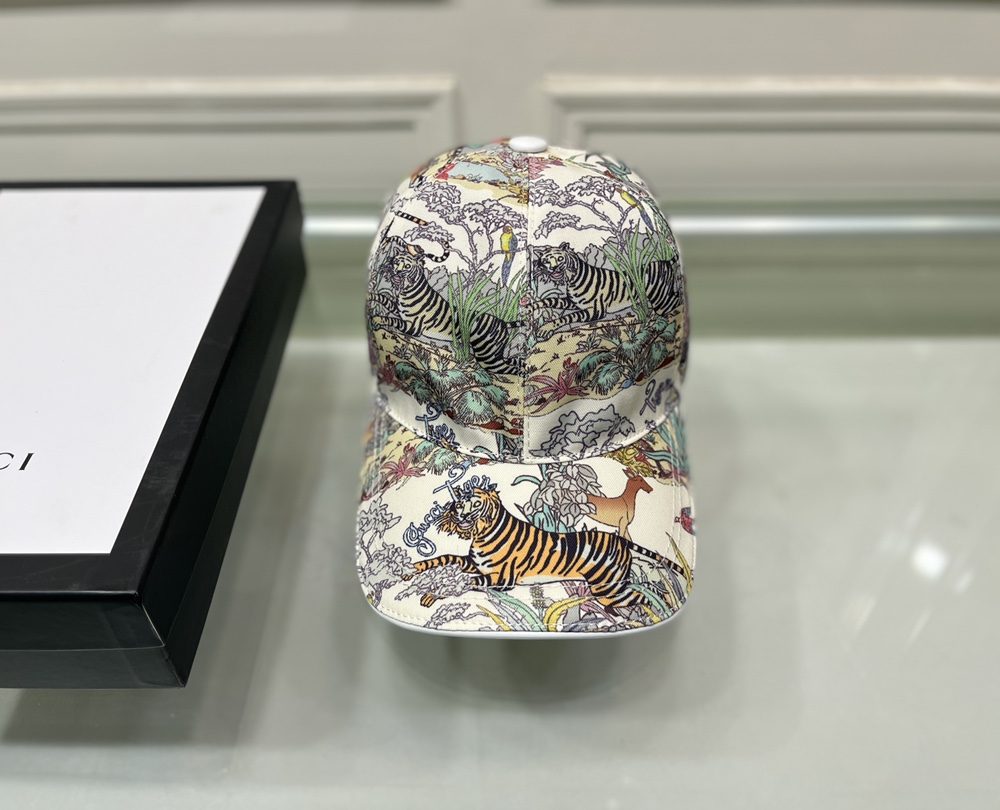 Gucci Canvas Baseball Hat Tiger White GG Hat
