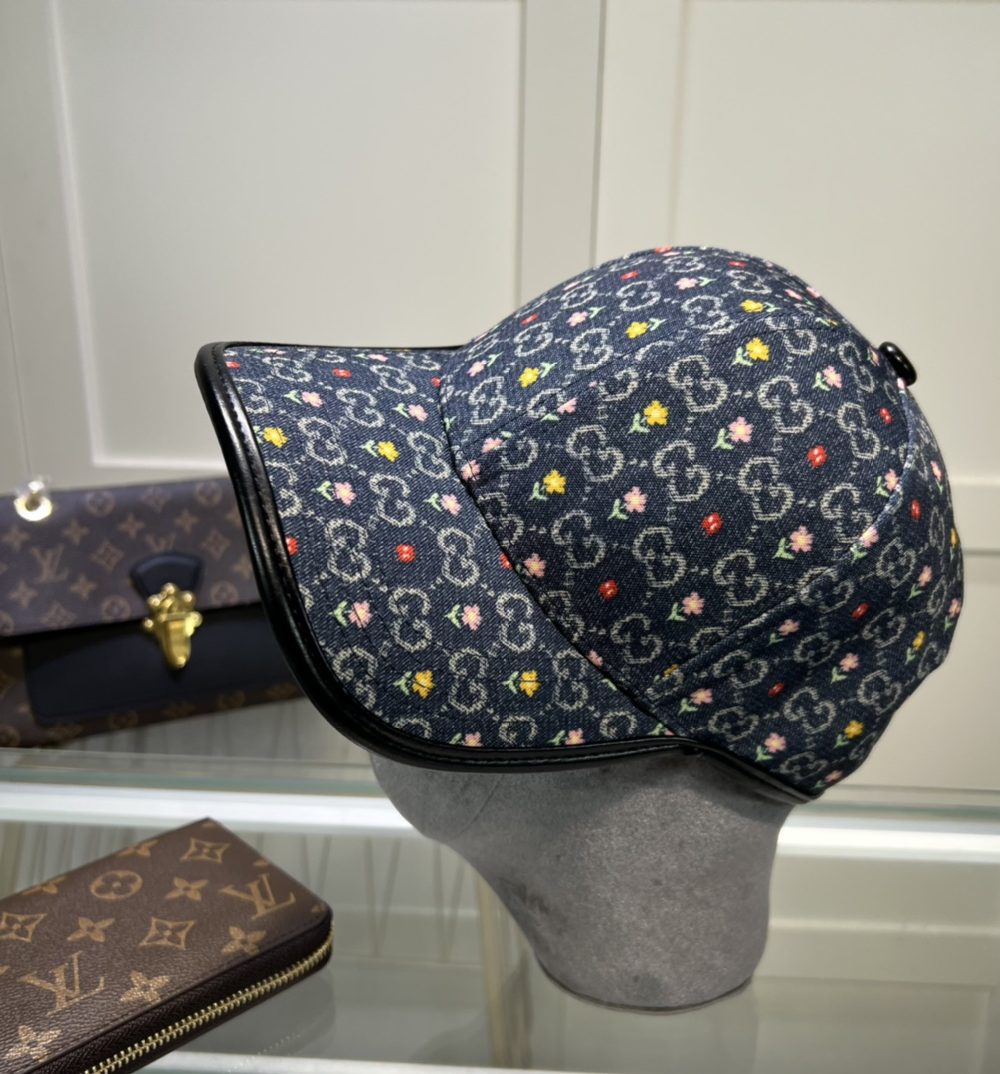 Gucci GG Baseball Hat With Floral Black GG Hat