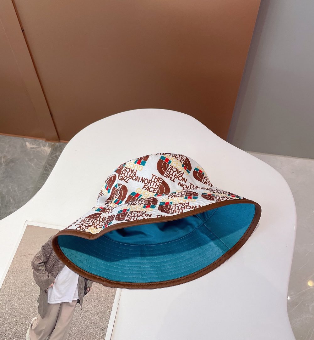 Gucci GG Bucket Hat White/Blue GG Hat