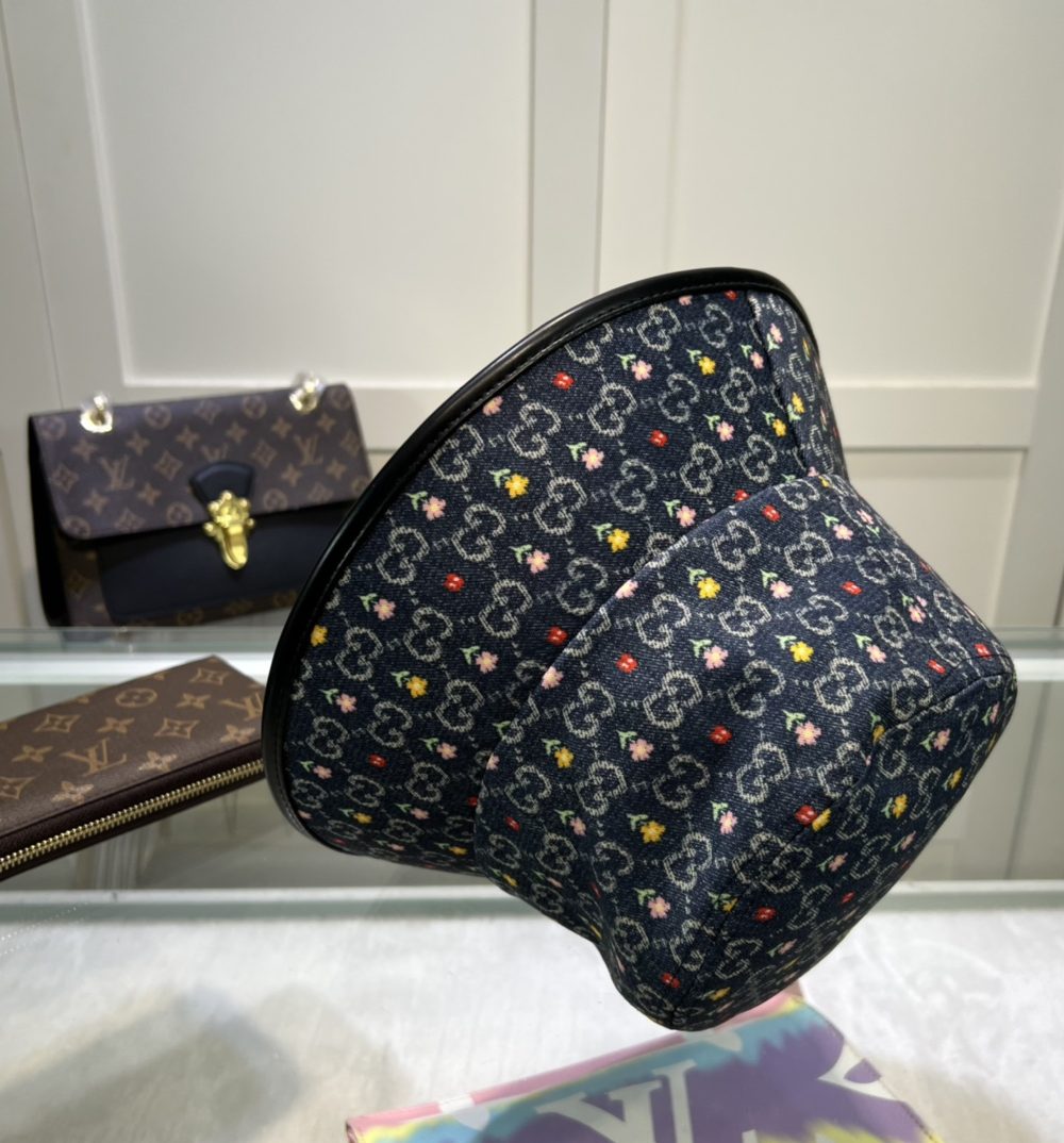 Gucci GG Bucket Hat With Floral Black GG Hat