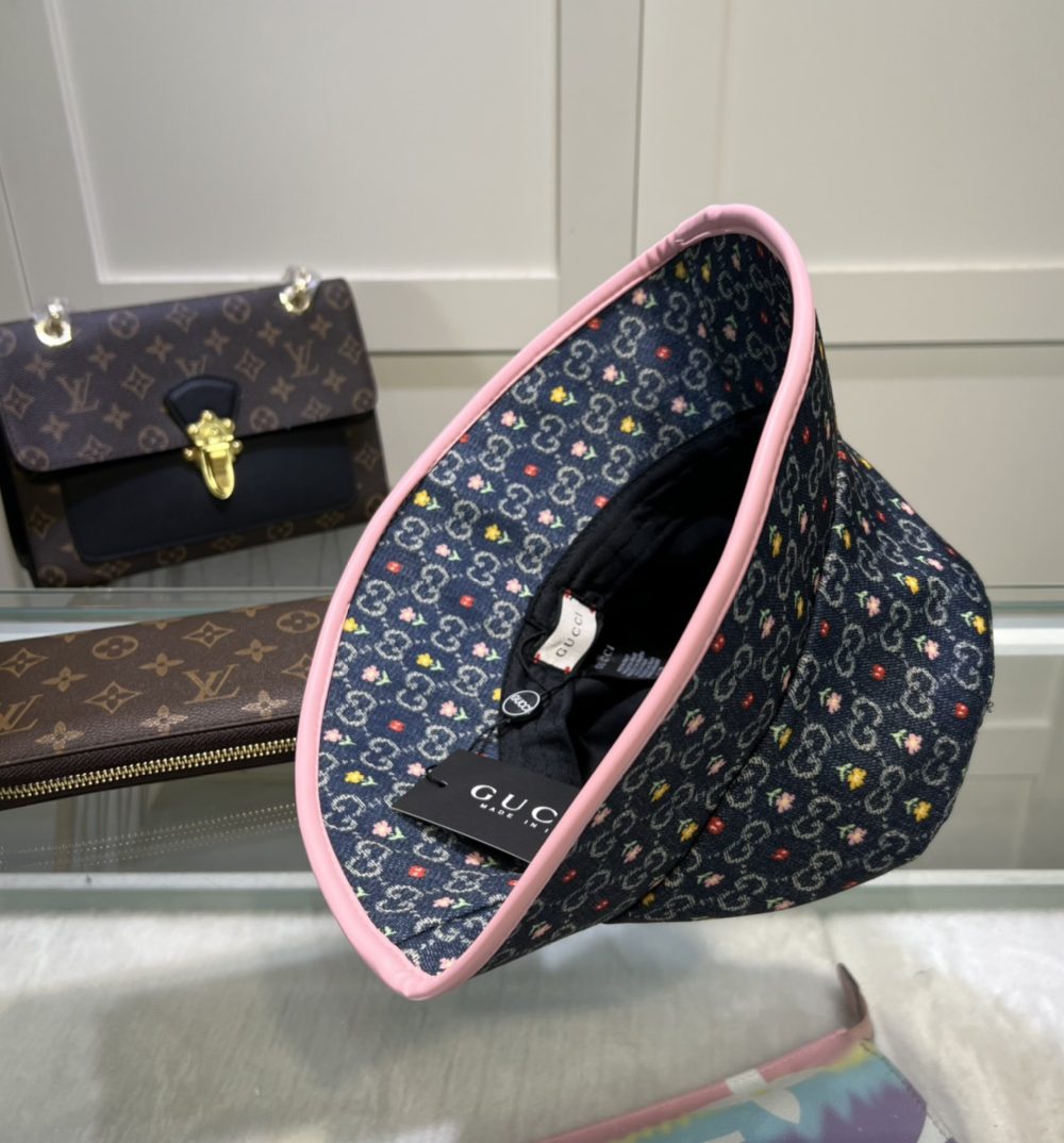 Gucci GG Bucket Hat With Floral Black GG Hat