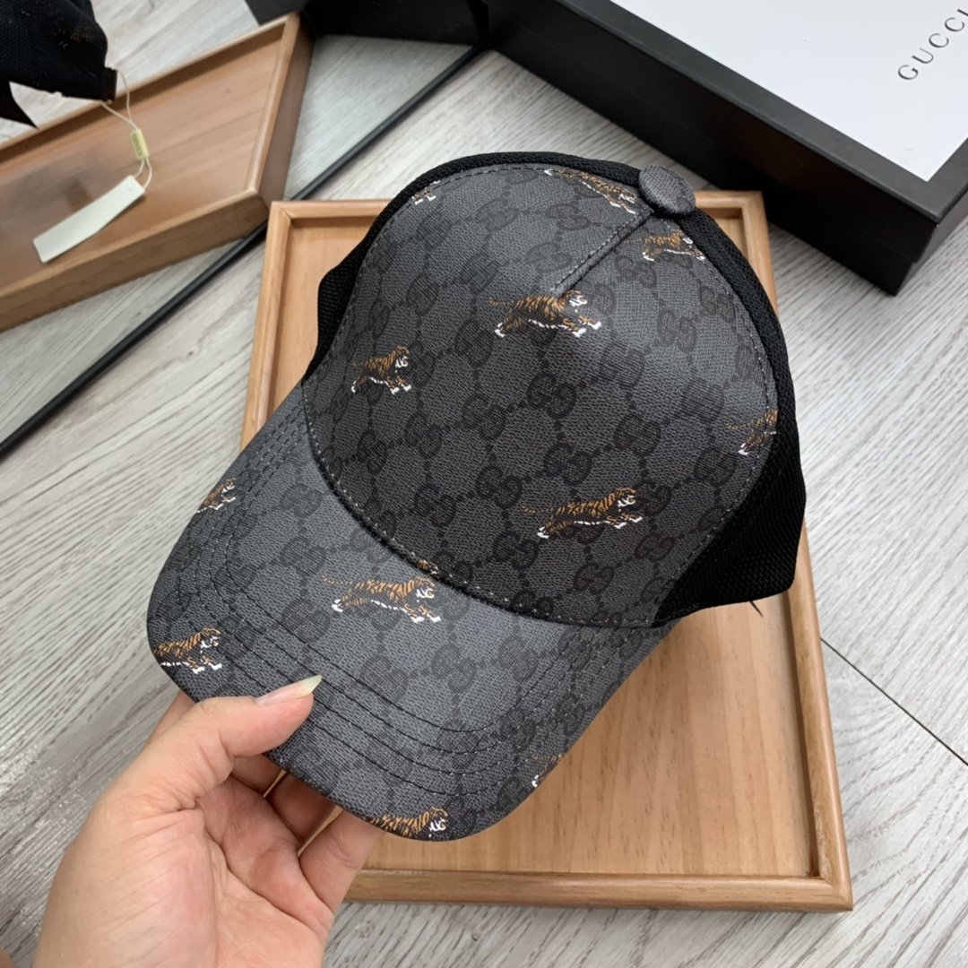 Gucci GG Canvas Baseball Cap Black - Image 3