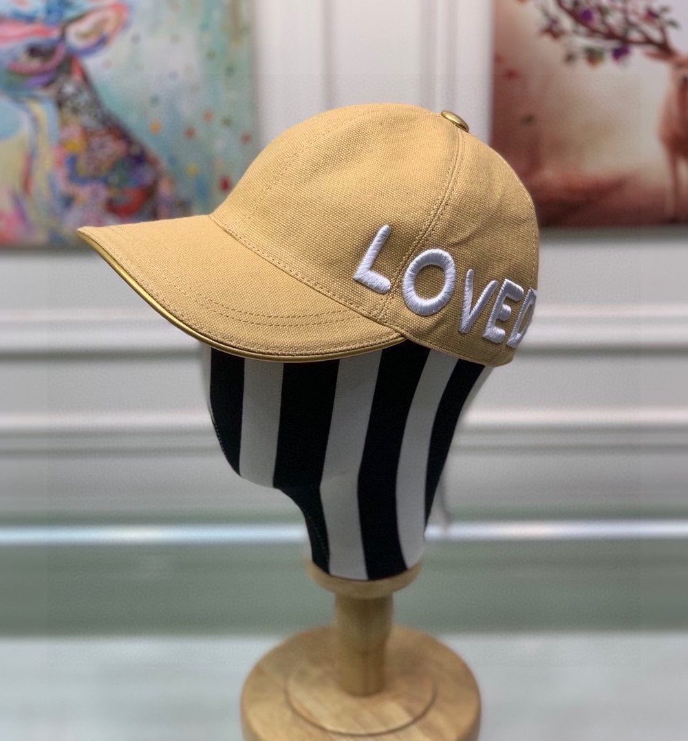 Gucci GG Canvas Baseball Cap In Beige