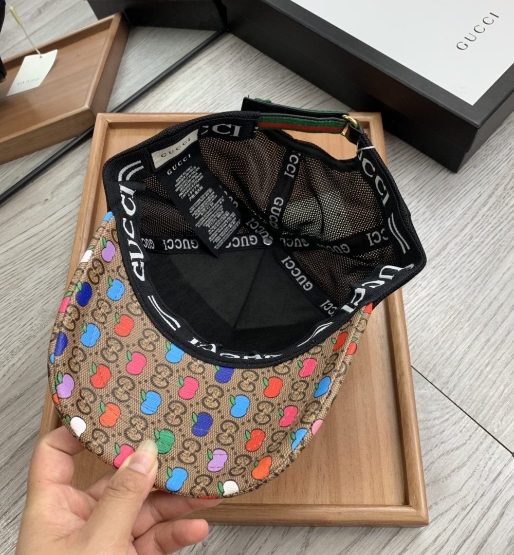 Gucci GG Canvas Baseball Cap Multiple Color