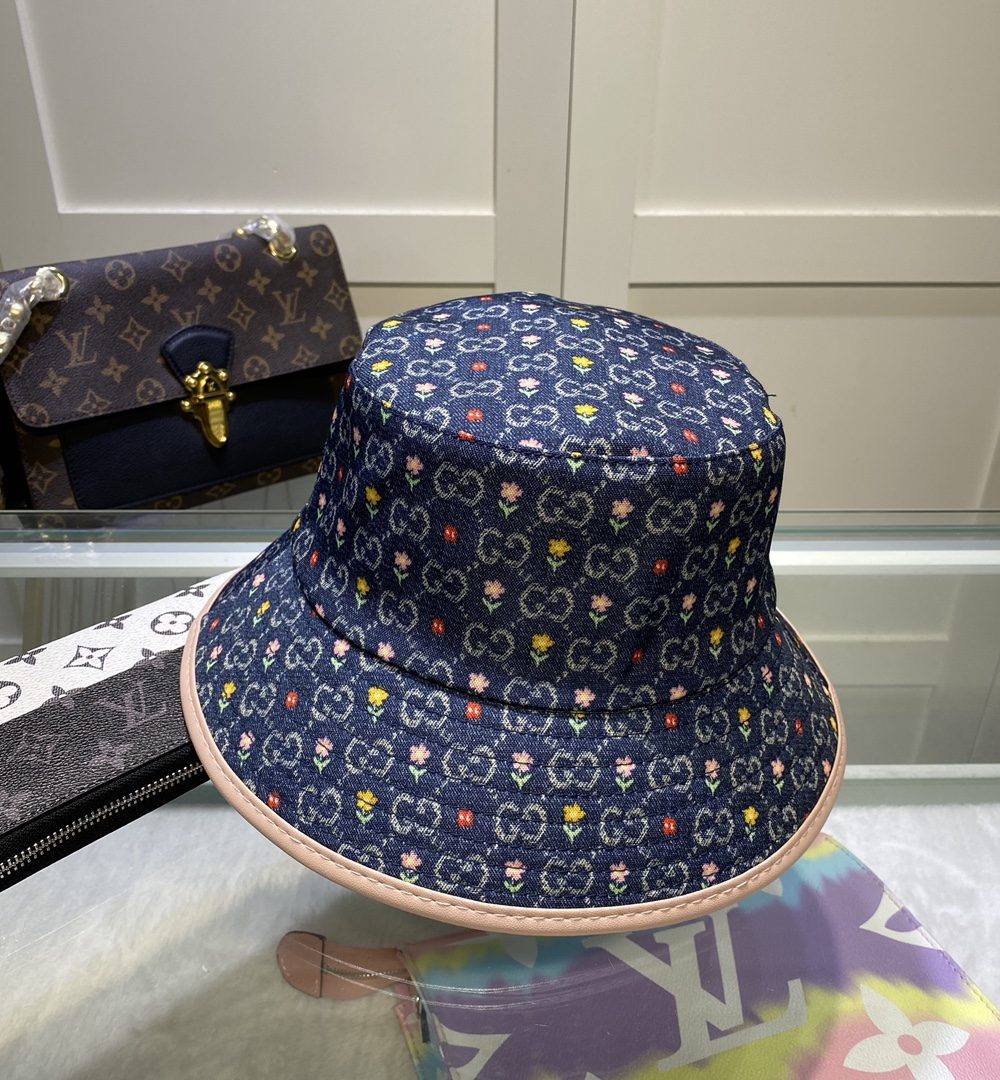 Gucci GG Canvas Bucket Hat Blue