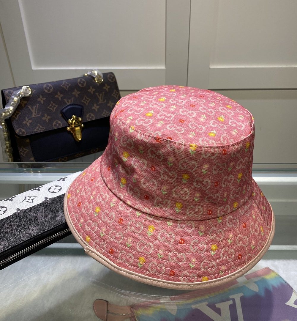 Gucci GG Canvas Bucket Hat Pink