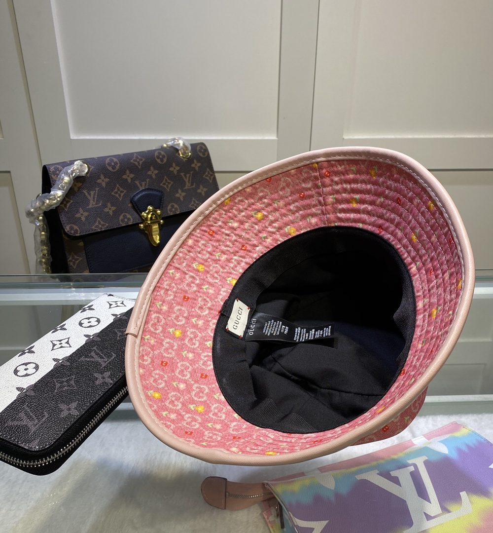Gucci GG Canvas Bucket Hat Pink
