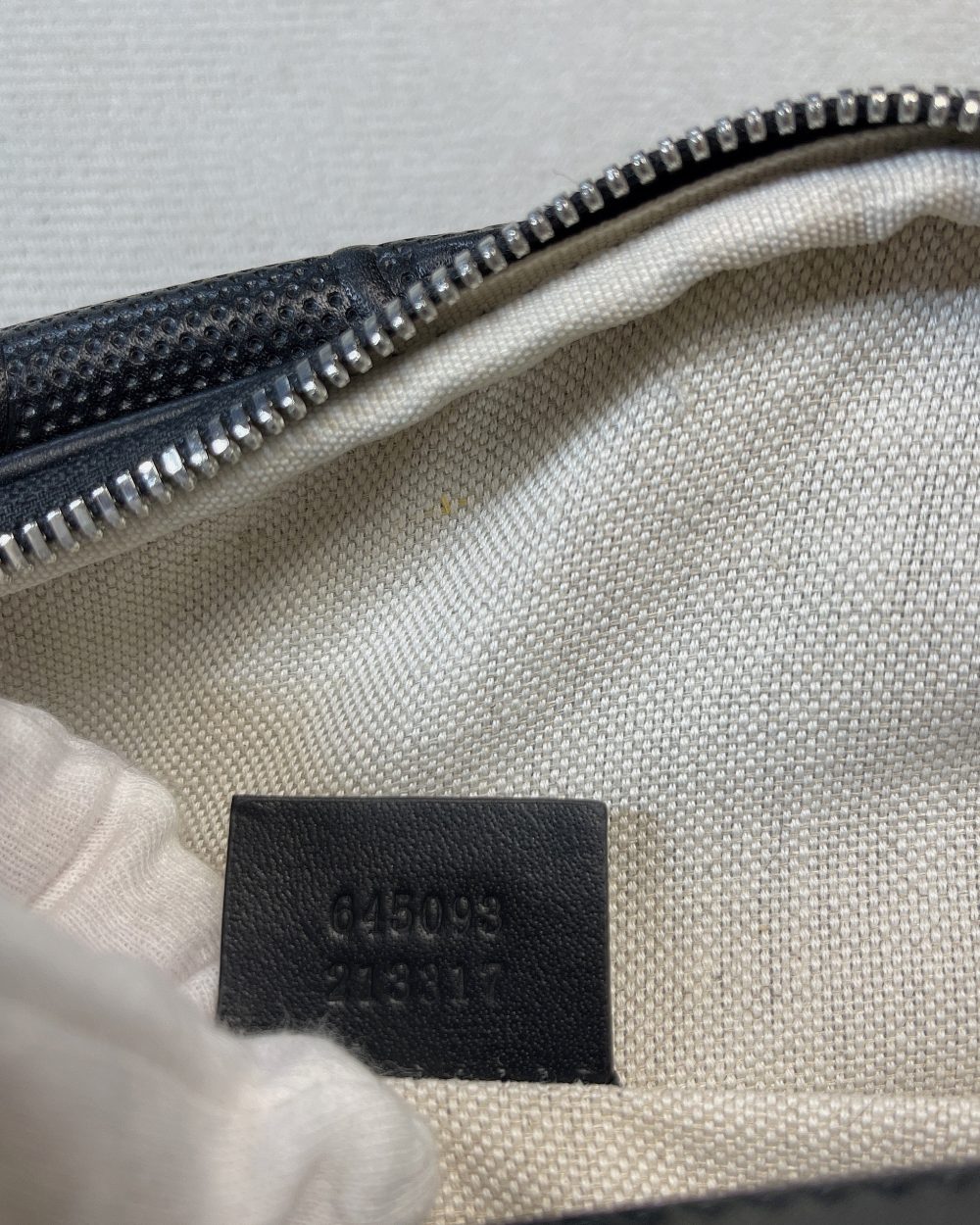 1:1 Replica Gucci GG Embossed Belt Bag Black GG Embossed For Men  11in/28cm GG 645093 1W3CN 1000