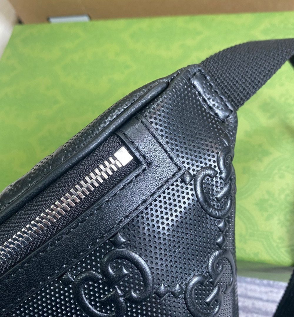 1:1 Replica Gucci GG Embossed Belt Bag Black GG Embossed For Men  9.1in/23cm GG 658582 1W3CN 1000