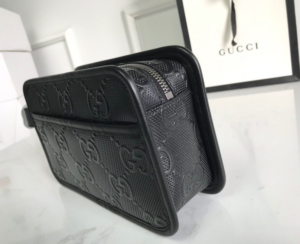 1:1 Replica Gucci GG Embossed Cosmetic Case Black GG Embossed For Men  9in/23cm GG495