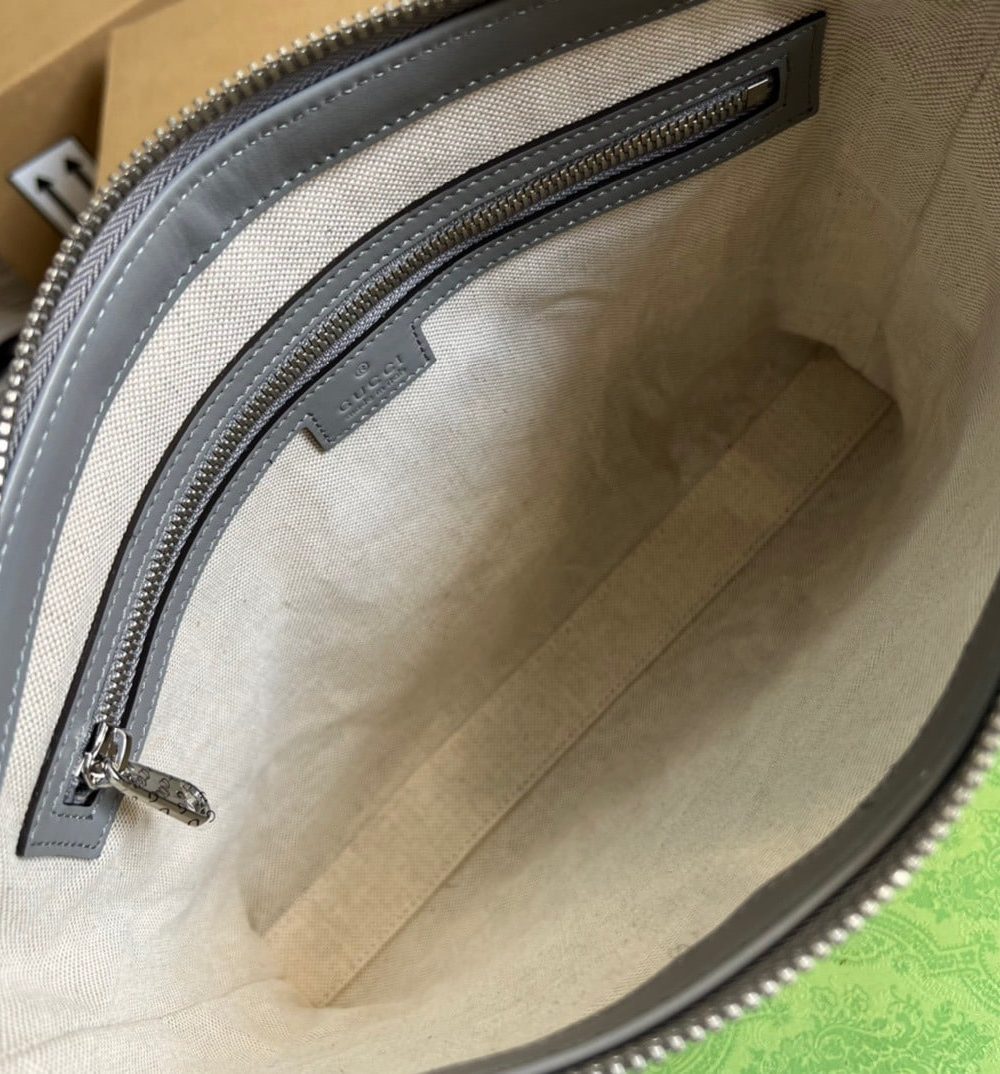 1:1 Replica Gucci GG Embossed Medium Messenger Bag Grey GG Embossed For Men 12in/31cm GG