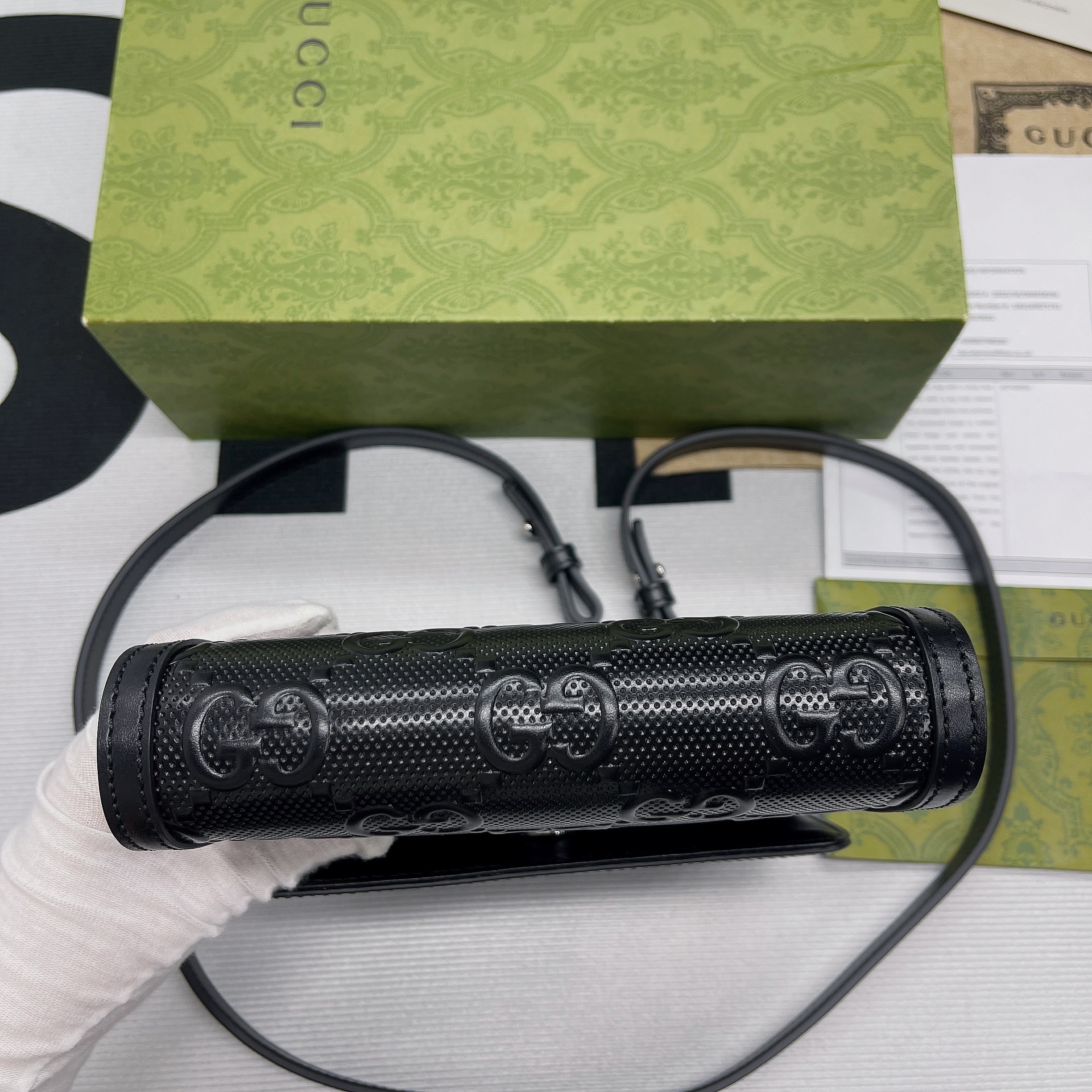 1:1 Replica Gucci GG Embossed Messenger Bag Black GG Embossed For Men 8.1in/20.5cm GG 625782 1W3AN 1000465 - Image 11