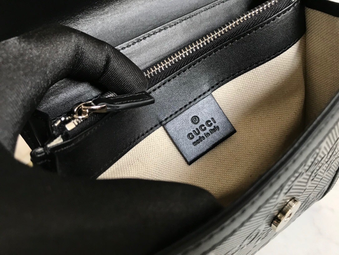1:1 Replica Gucci GG Embossed Messenger Bag Black GG Embossed For Men 8.1in/20.5cm GG 625782 1W3AN 1000465 - Image 4