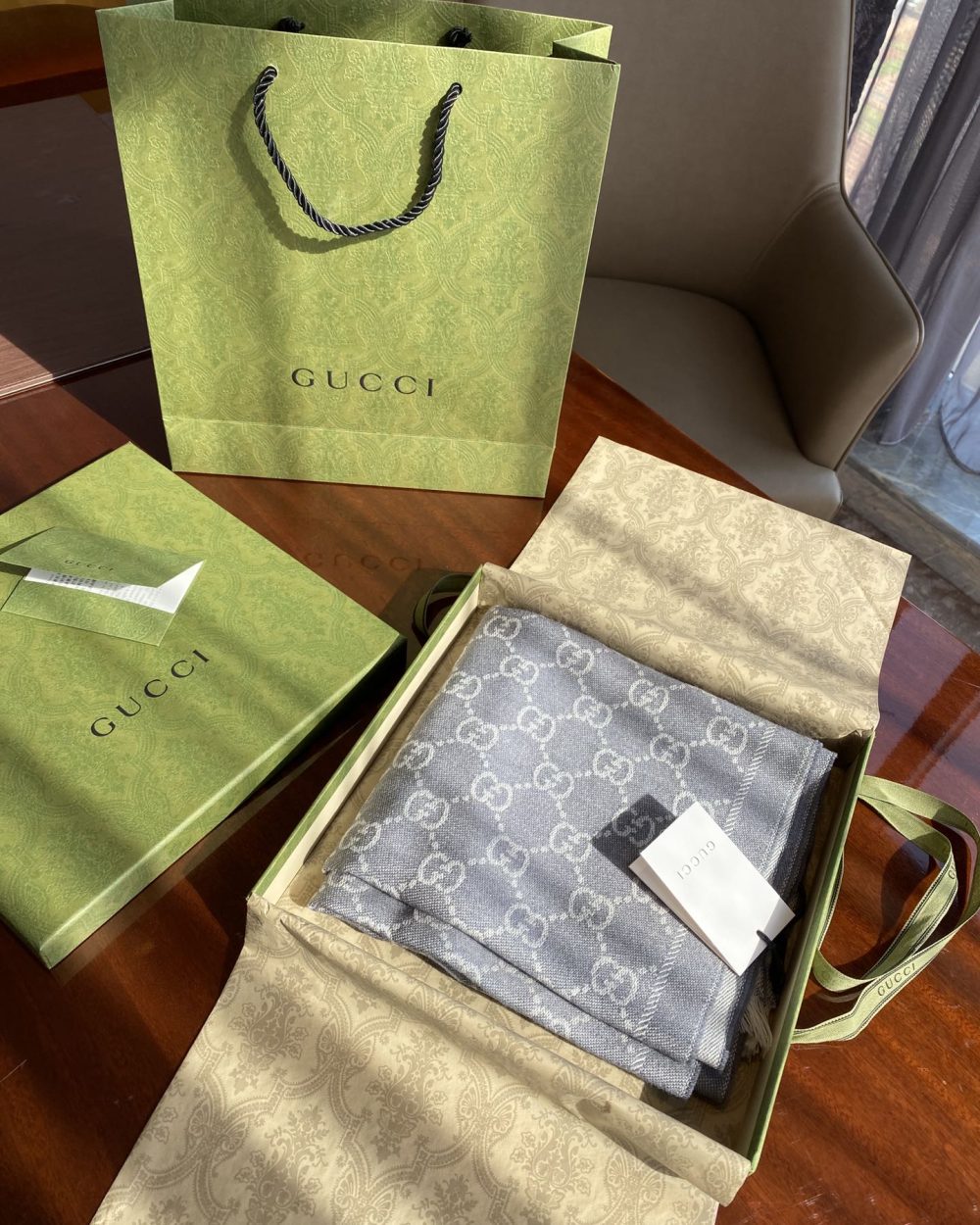 Gucci GG Lamé Lacquard Stole Scarf Light Grey 71in/180cm 