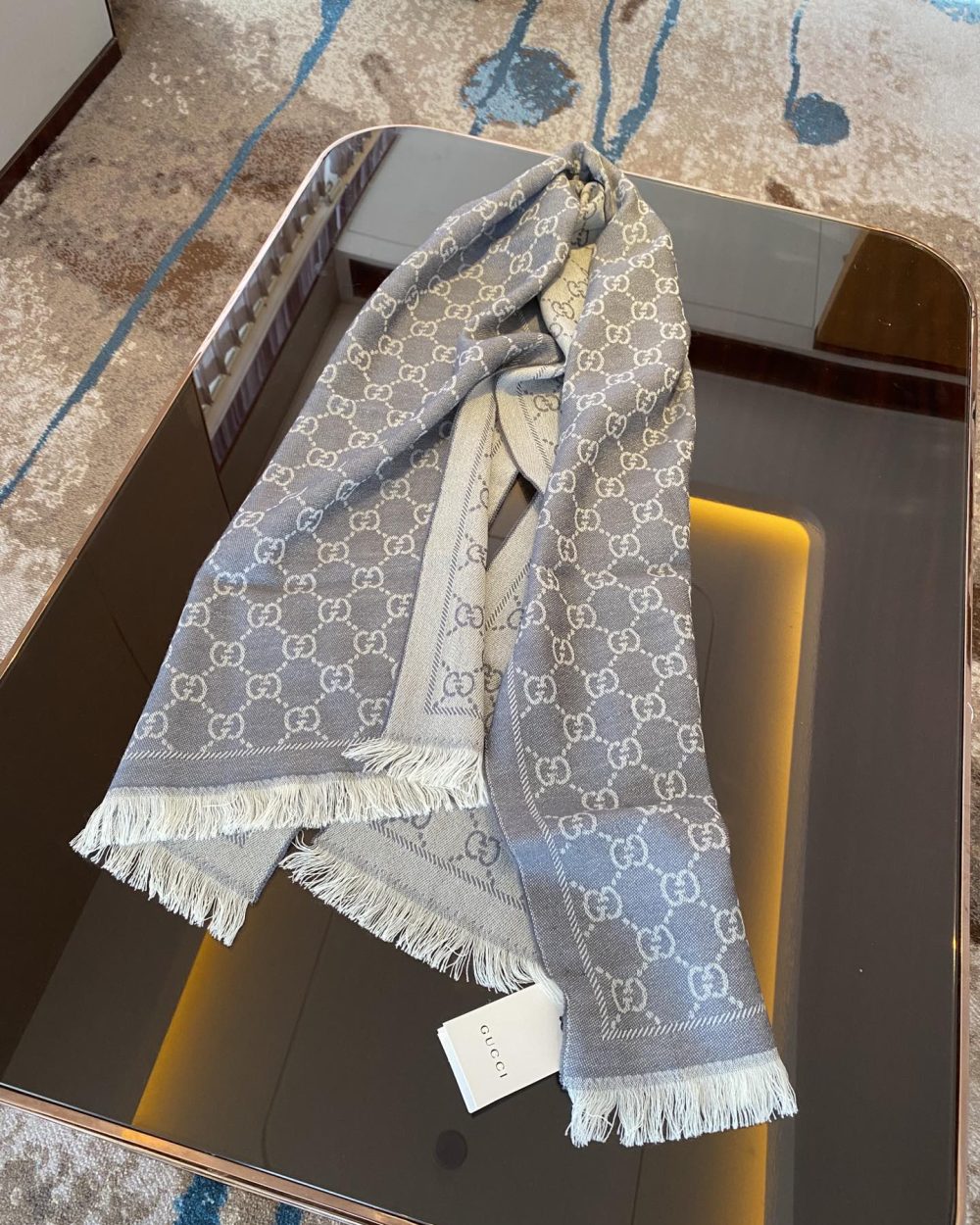 Gucci GG Lamé Lacquard Stole Scarf Light Grey 71in/180cm 