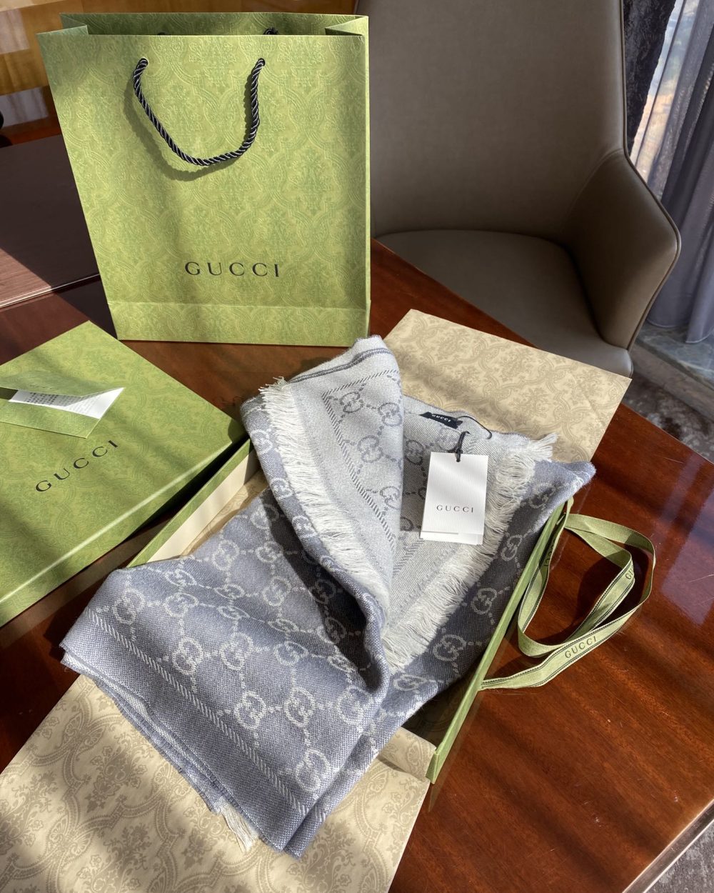 Gucci GG Lamé Lacquard Stole Scarf Light Grey 71in/180cm 