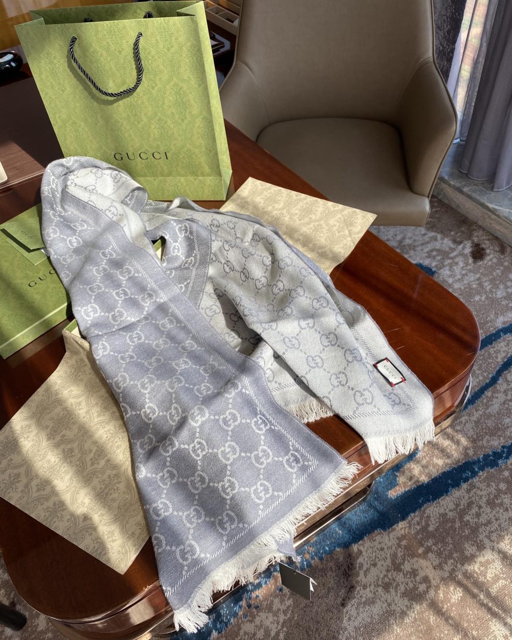 Gucci GG Lamé Lacquard Stole Scarf Light Grey 71in/180cm 