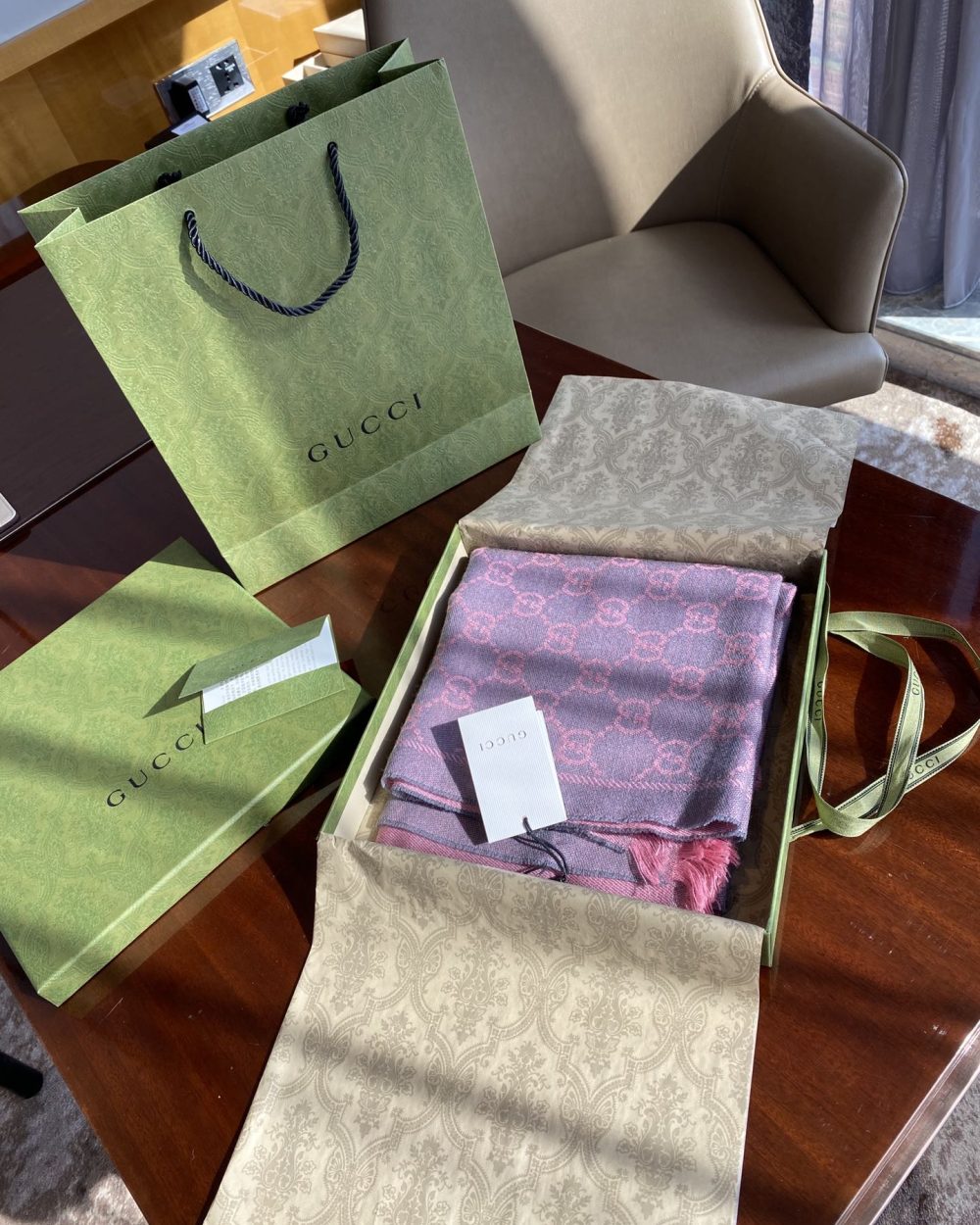 Gucci GG Lamé Lacquard Stole Scarf Pink 71in/180cm 