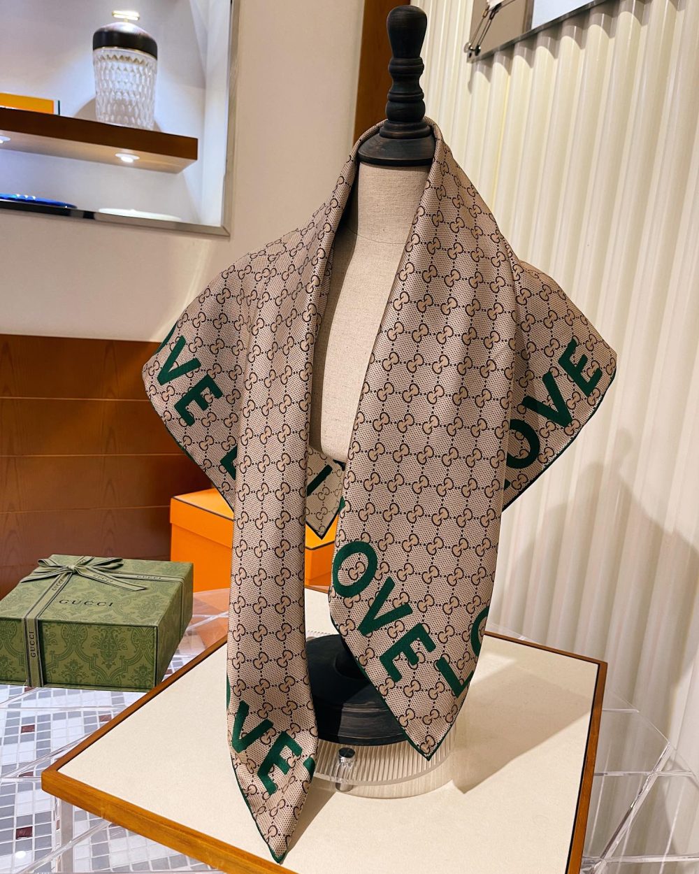 Gucci GG 'Love' Print silk Beige and Green Scarf 90cm/35in 