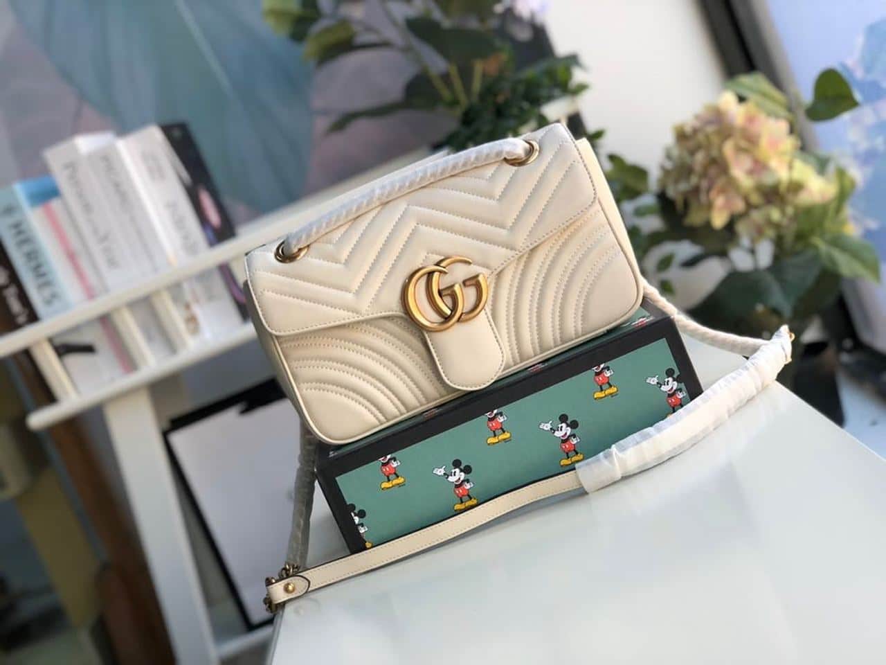 1:1 Replica Gucci GG Marmont Small Matelassé Shoulder Bag White Matelassé Chevron For Women 10in/26cm 443497 DTDIT 9022 - Image 4